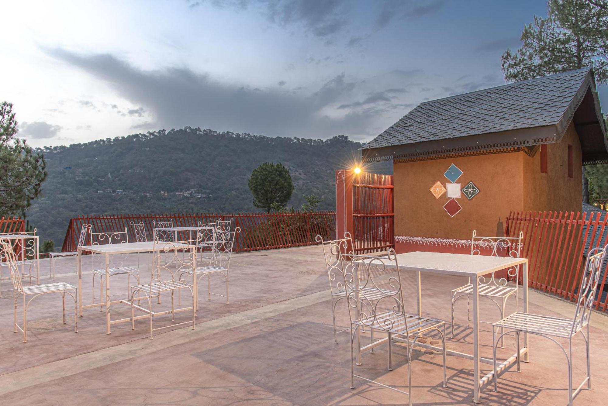 Hotel A Kasauli Ggaon By Echor Esterno foto